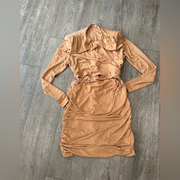 🌸BOUTIQUE abito cutted dress ✨ - Picture 4 of 15